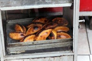 salteñas-la-paz-bolivia-300x199