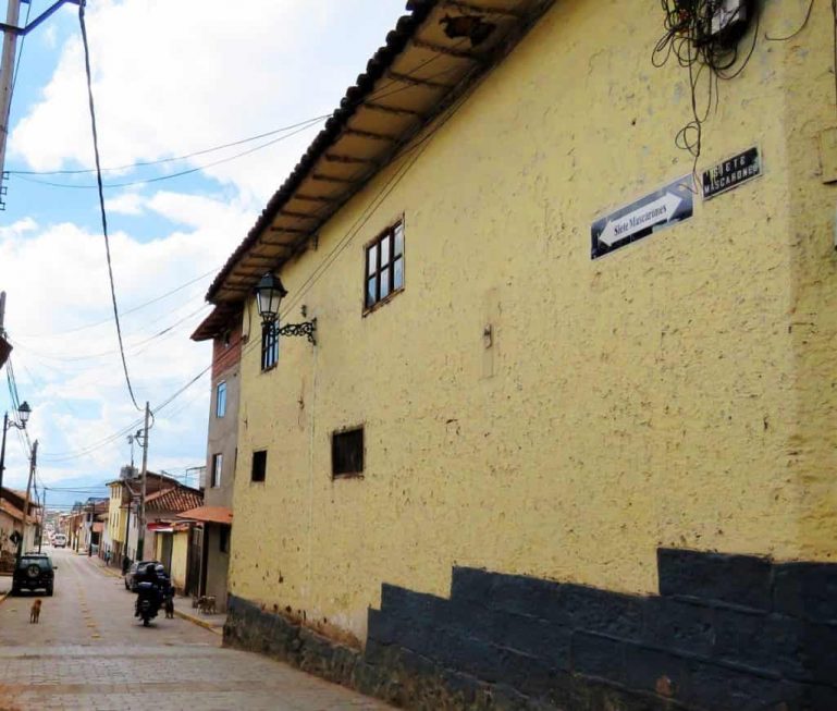 Calle Siete Mascarones